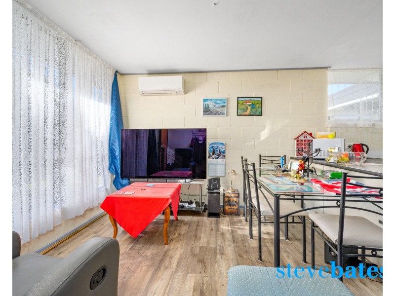 1 & 2/13 Meredith Crescent, Raymond Terrace NSW 2324