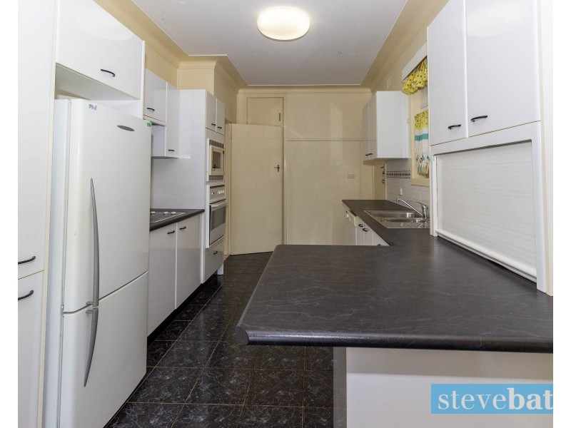 12 Rees James Road, Raymond Terrace NSW 2324