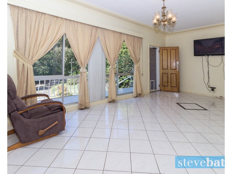 12 Rees James Road, Raymond Terrace NSW 2324