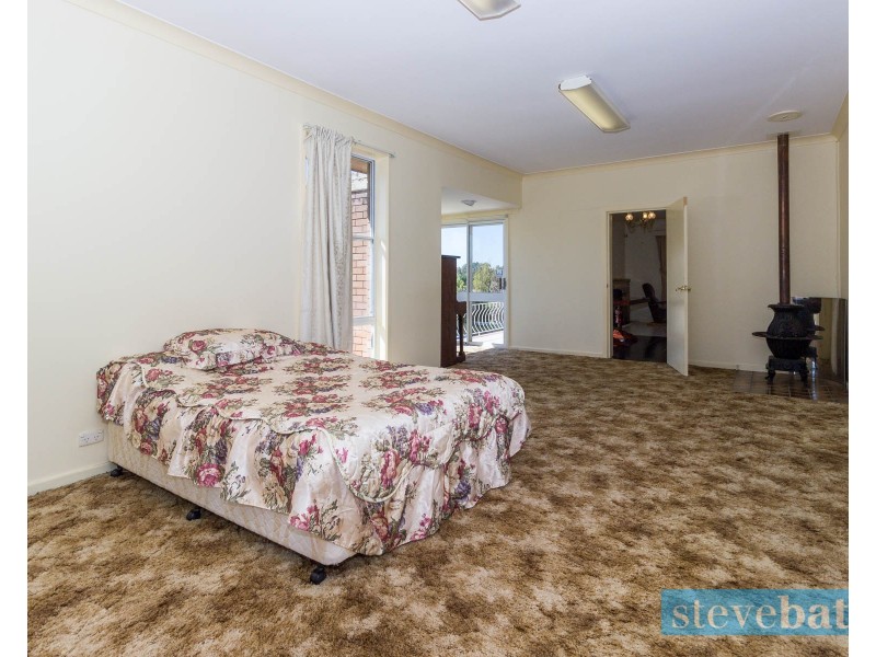 12 Rees James Road, Raymond Terrace NSW 2324