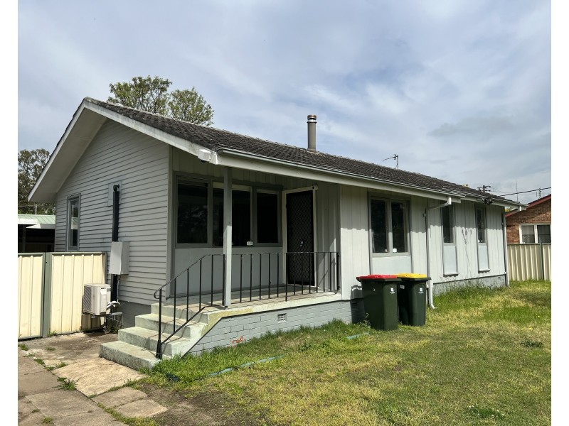 2 Troman Parade, Raymond Terrace NSW 2324