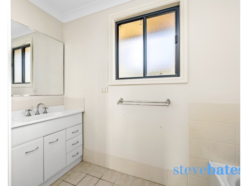 1/18 Oak Circuit, Raymond Terrace NSW 2324