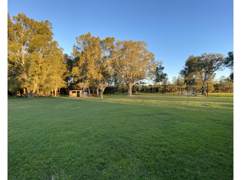 112 Davis Road, Swan Bay NSW 2324