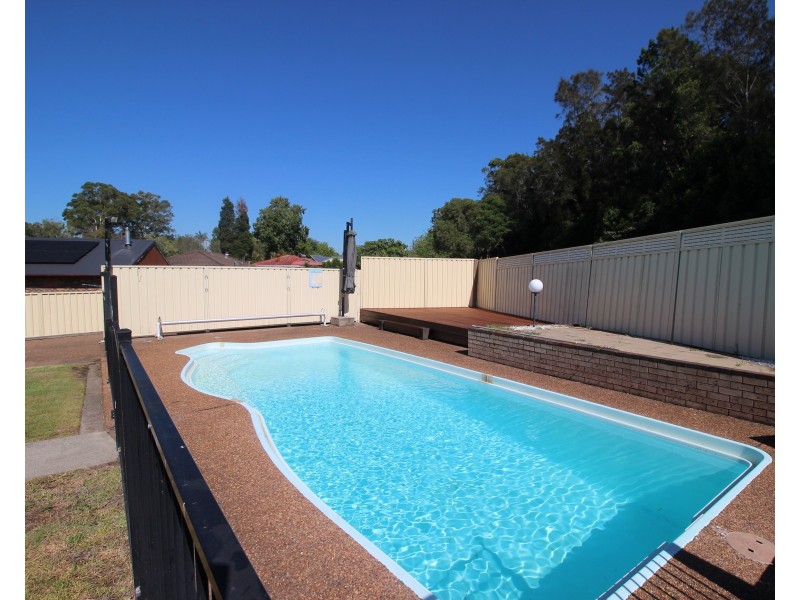 3 Luskin Close, Raymond Terrace NSW 2324