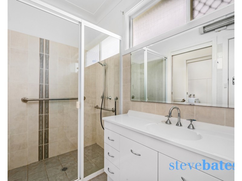 15 Meredith Crescent, Raymond Terrace NSW 2324