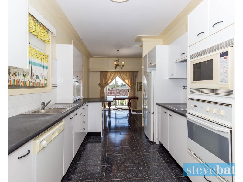 12 Rees James Road, Raymond Terrace NSW 2324