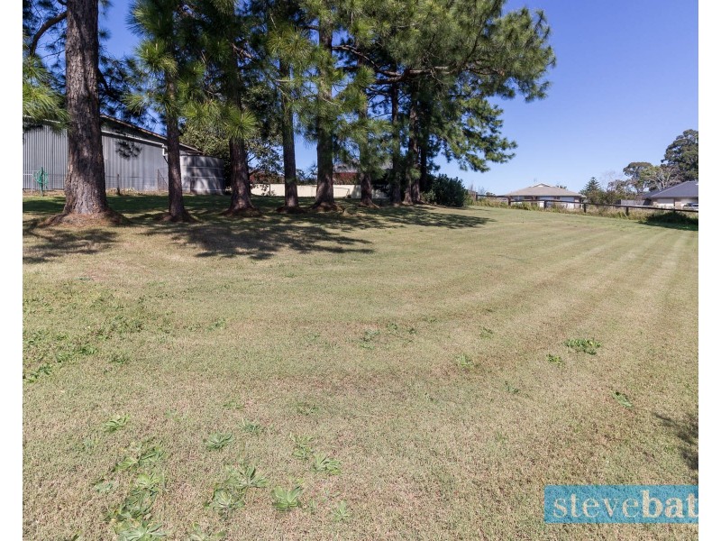 12 Rees James Road, Raymond Terrace NSW 2324