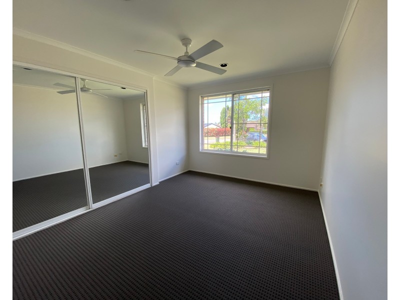 8 Falcon Place, Raymond Terrace NSW 2324