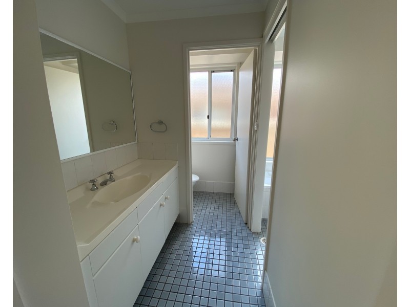 8 Falcon Place, Raymond Terrace NSW 2324