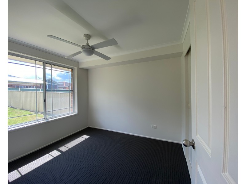 8 Falcon Place, Raymond Terrace NSW 2324