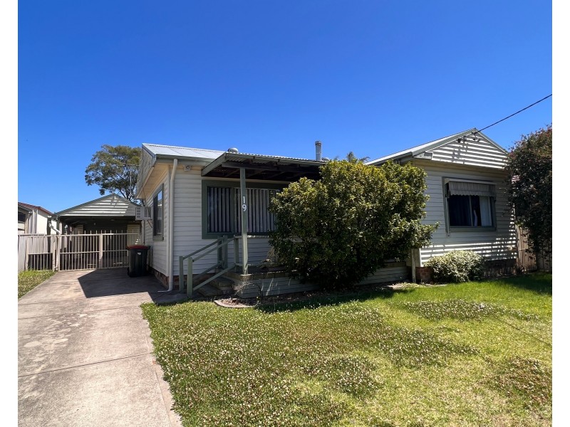 19 Cambridge Avenue, Raymond Terrace NSW 2324