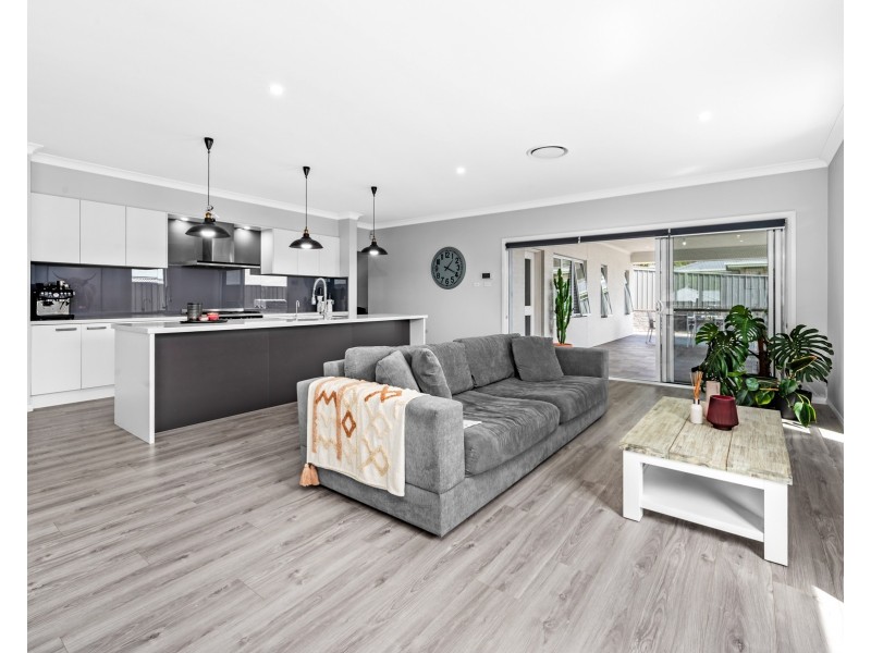 11 Harold Road, Raymond Terrace NSW 2324