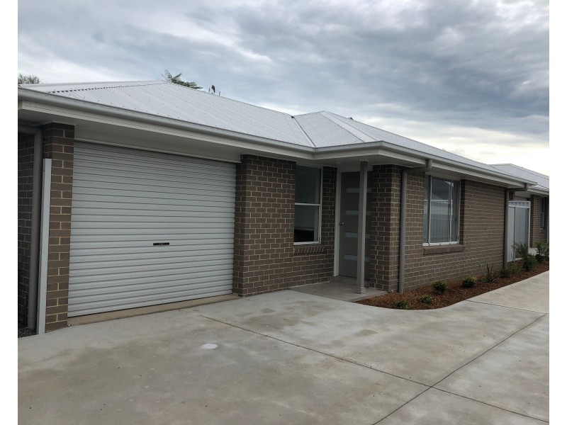 2/4 Irrawang Street, Raymond Terrace NSW 2324
