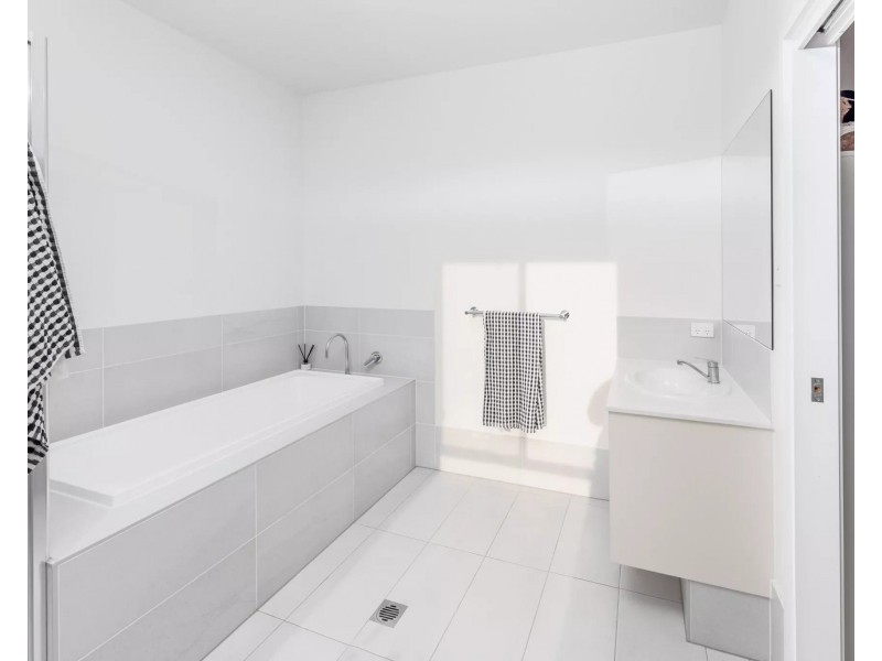 9 Harvest Road, Medowie NSW 2318