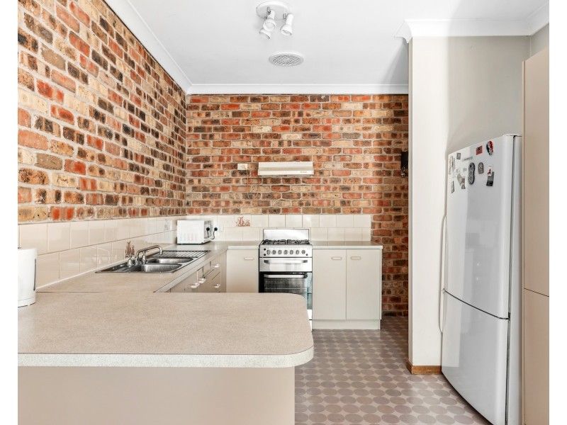 8 Baker Drive, Tenambit NSW 2323