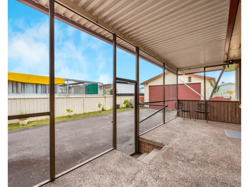 6 Sturgeon Street North, Raymond Terrace NSW 2324