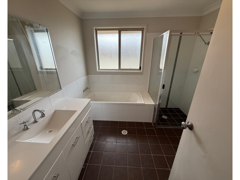 16 Closebourne Way, Raymond Terrace NSW 2324