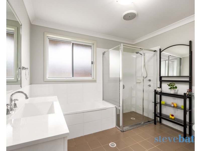 1 Thomas Kearney Close, Raymond Terrace NSW 2324