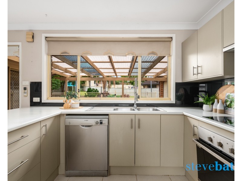 4 Falcon Place, Raymond Terrace NSW 2324