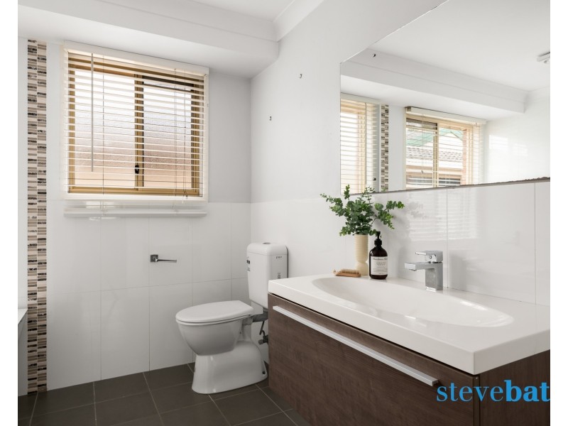 4 Falcon Place, Raymond Terrace NSW 2324