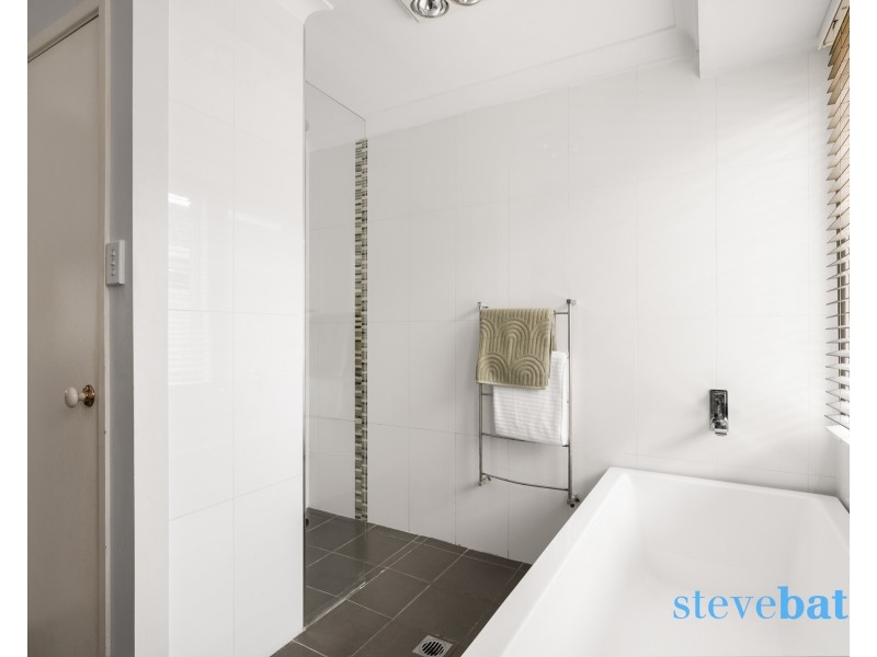 4 Falcon Place, Raymond Terrace NSW 2324