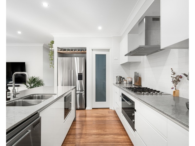 4 Graziers Parade, Raymond Terrace NSW 2324