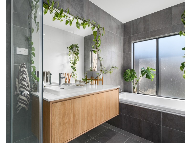 4 Graziers Parade, Raymond Terrace NSW 2324