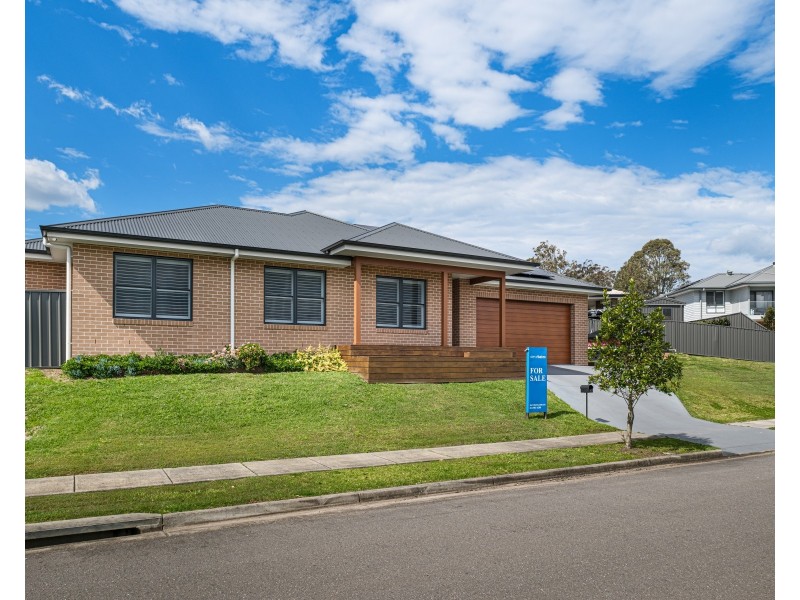 4 Graziers Parade, Raymond Terrace NSW 2324