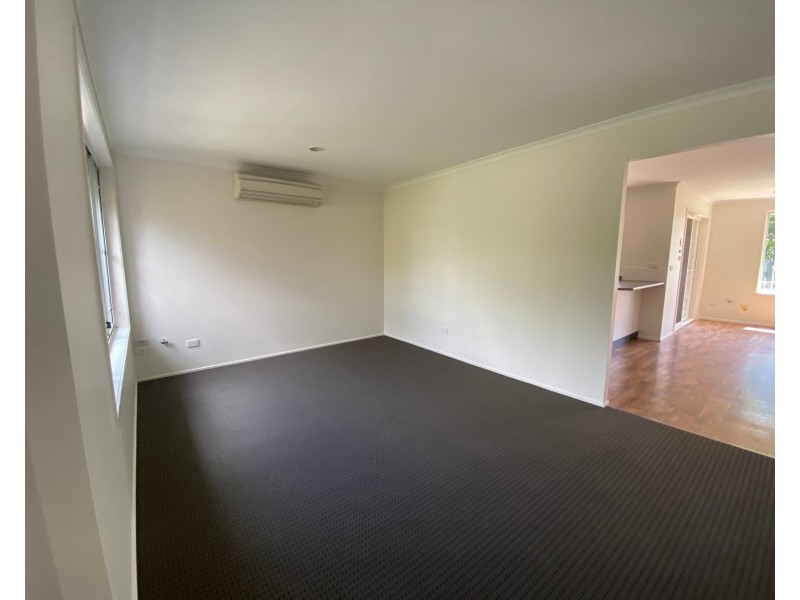 8 Falcon Place, Raymond Terrace NSW 2324