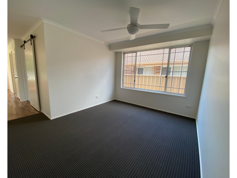 8 Falcon Place, Raymond Terrace NSW 2324