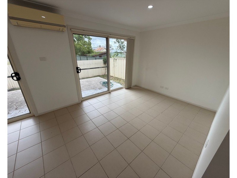 2/2a Smiths Lane, Raymond Terrace NSW 2324