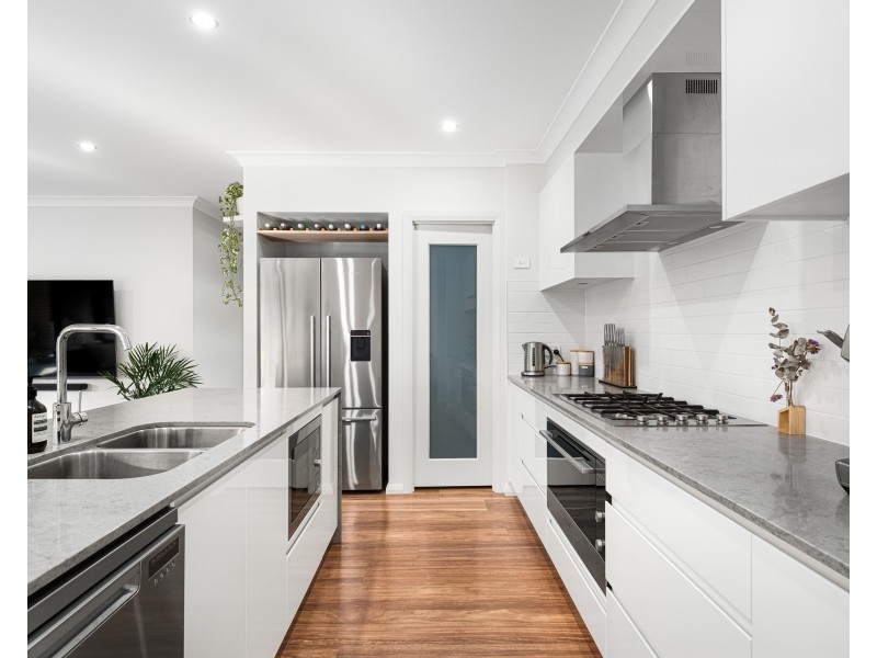 4 Graziers Parade, Raymond Terrace NSW 2324