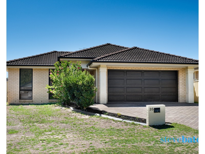 35 Martens Avenue, Raymond Terrace NSW 2324