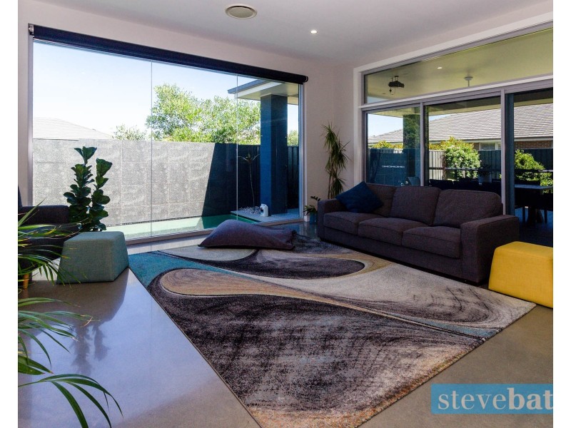 1 Jabiru Drive, Fern Bay NSW 2295