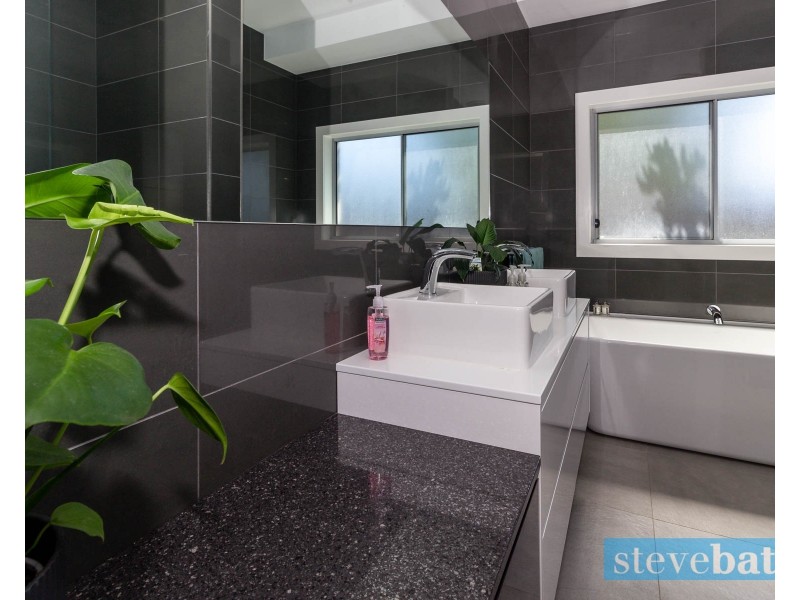 1 Jabiru Drive, Fern Bay NSW 2295