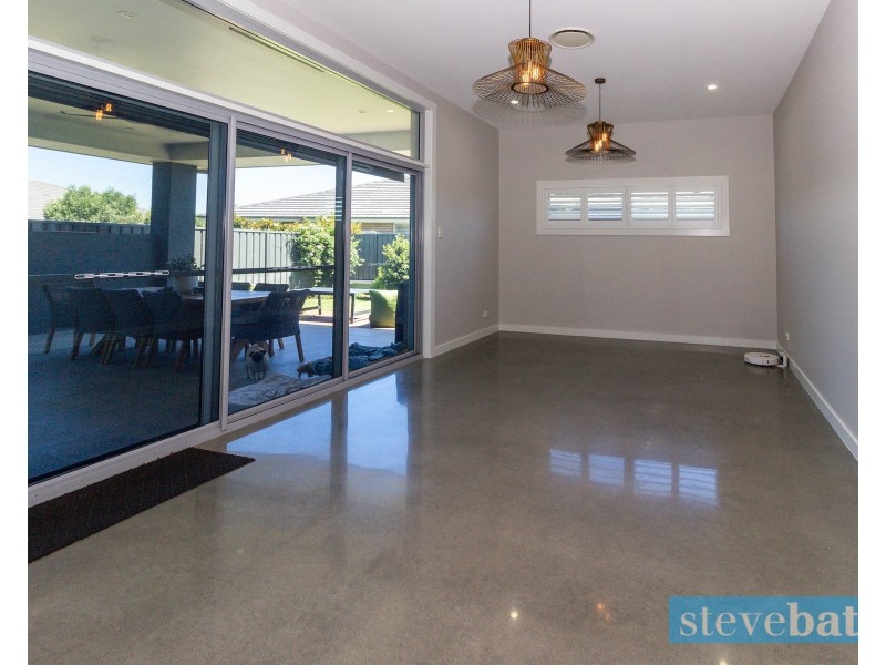1 Jabiru Drive, Fern Bay NSW 2295