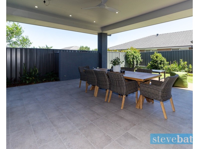 1 Jabiru Drive, Fern Bay NSW 2295