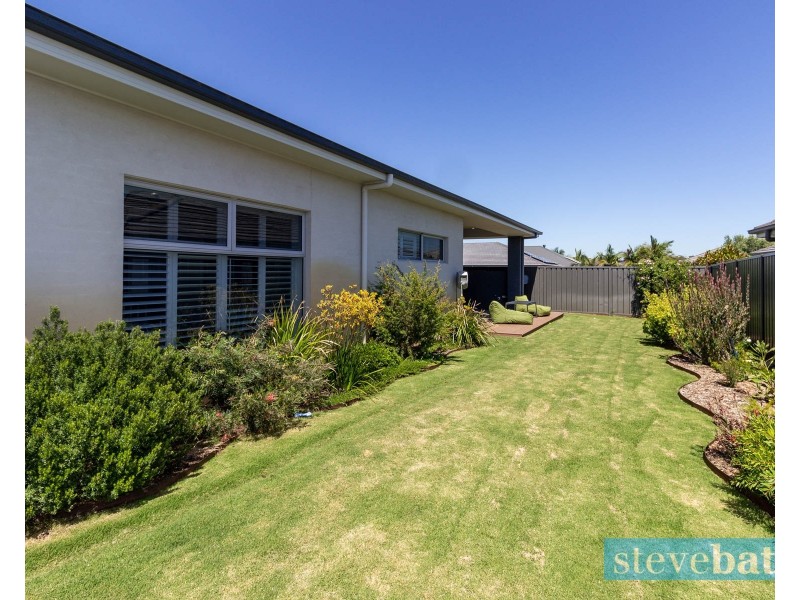 1 Jabiru Drive, Fern Bay NSW 2295