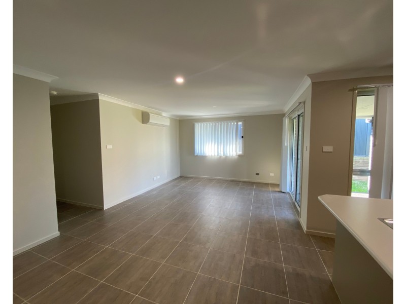 1/2 Halloran Way, Raymond Terrace NSW 2324