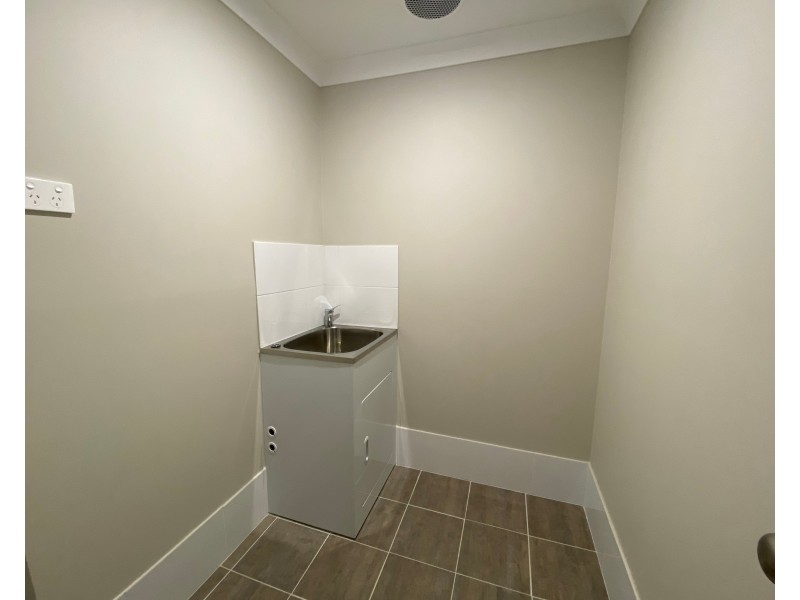 1/2 Halloran Way, Raymond Terrace NSW 2324