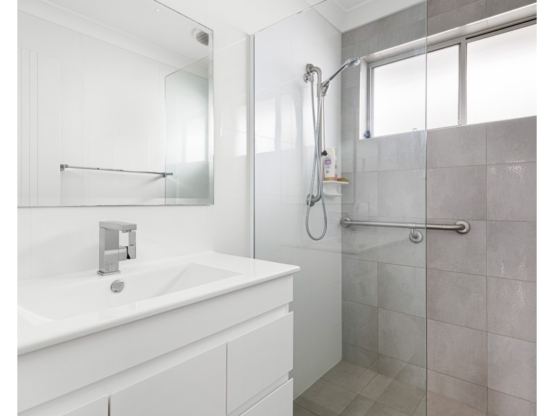 Unit 2/4 Irrawang Street, Raymond Terrace NSW 2324