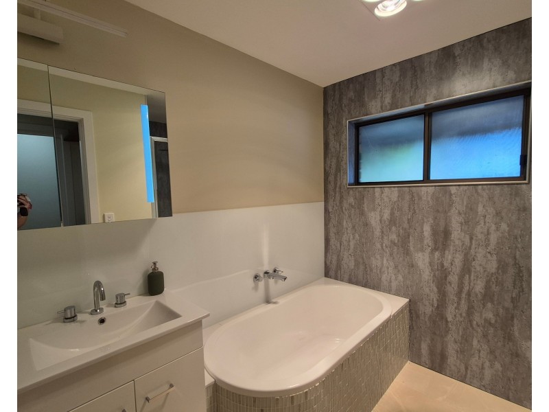 6 Duckenfield Avenue, Woodberry NSW 2322