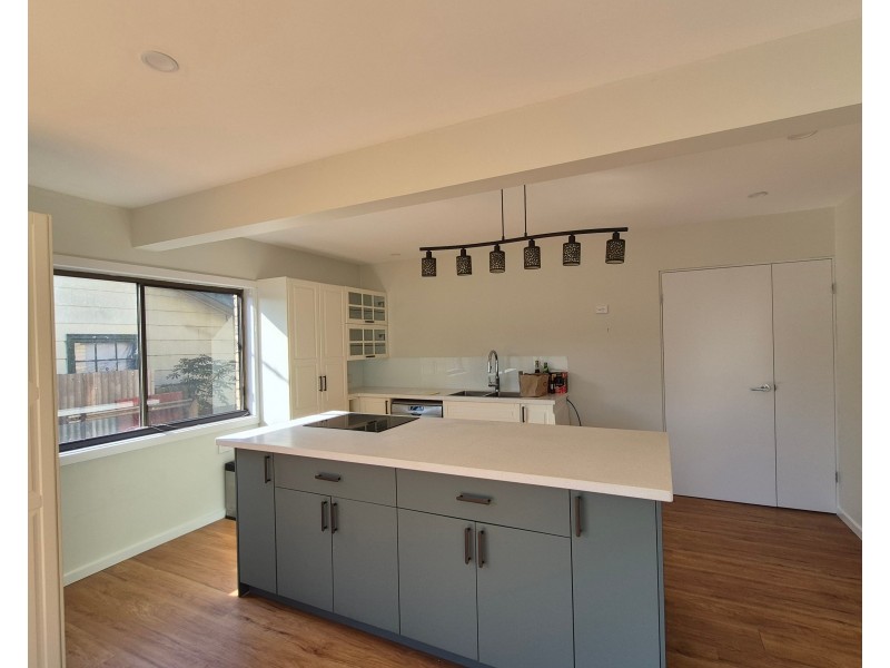 6 Duckenfield Avenue, Woodberry NSW 2322