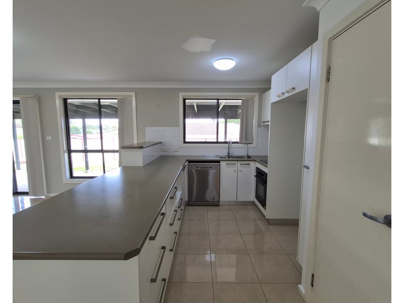 118 Benjamin Lee Drive, Raymond Terrace NSW 2324