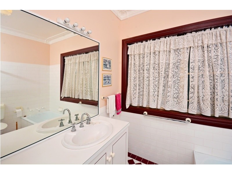 31 Lyrebird Drive, Nowra NSW 2541