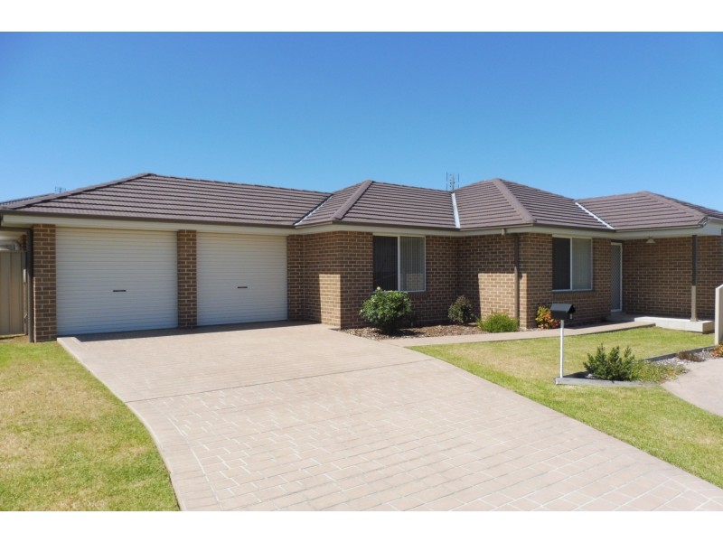 8 Doreen Court, West Nowra NSW 2541