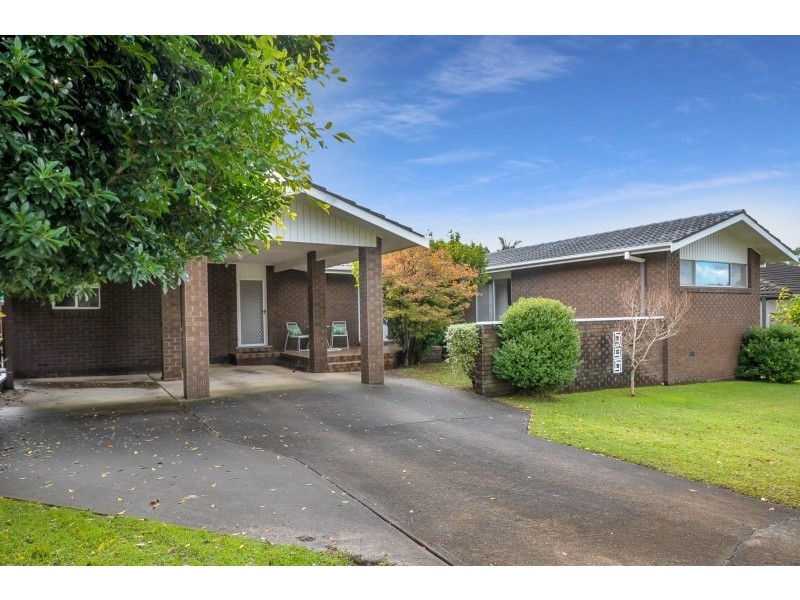 10 Monk Crescent, Bomaderry NSW 2541