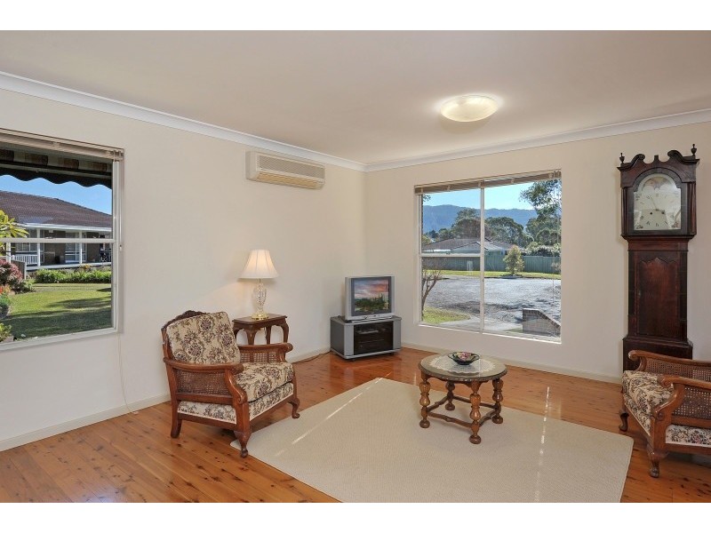 5 Lynmouth Grove, Bomaderry NSW 2541