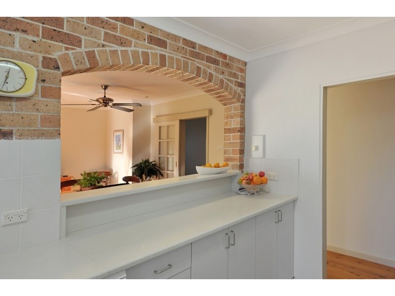 5 Lynmouth Grove, Bomaderry NSW 2541