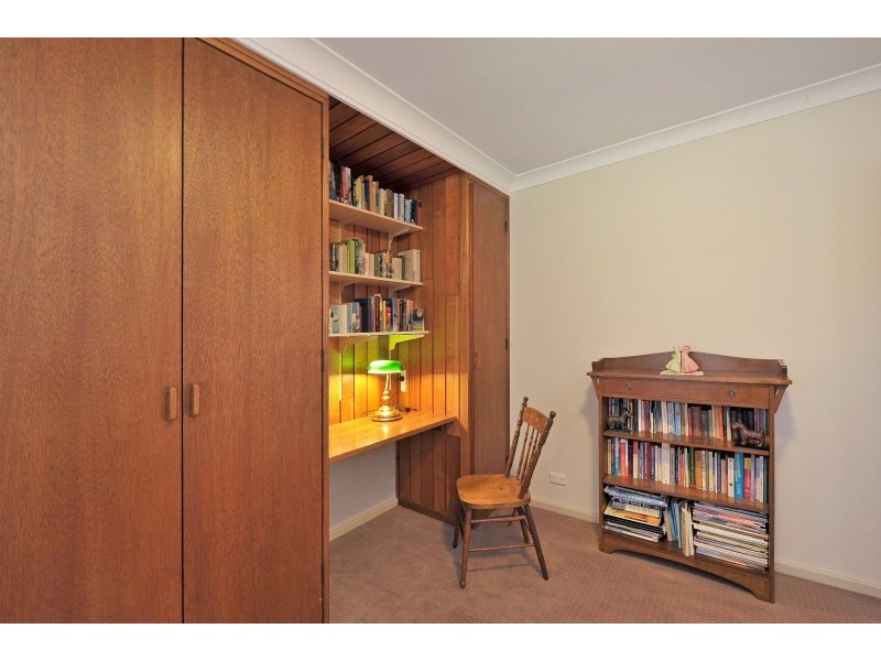 5 Lynmouth Grove, Bomaderry NSW 2541